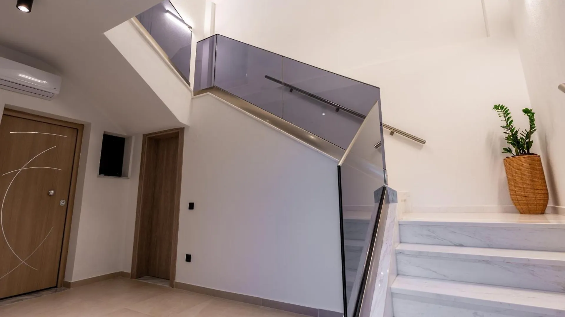 Antony'S Luxury Apartments Nikiti