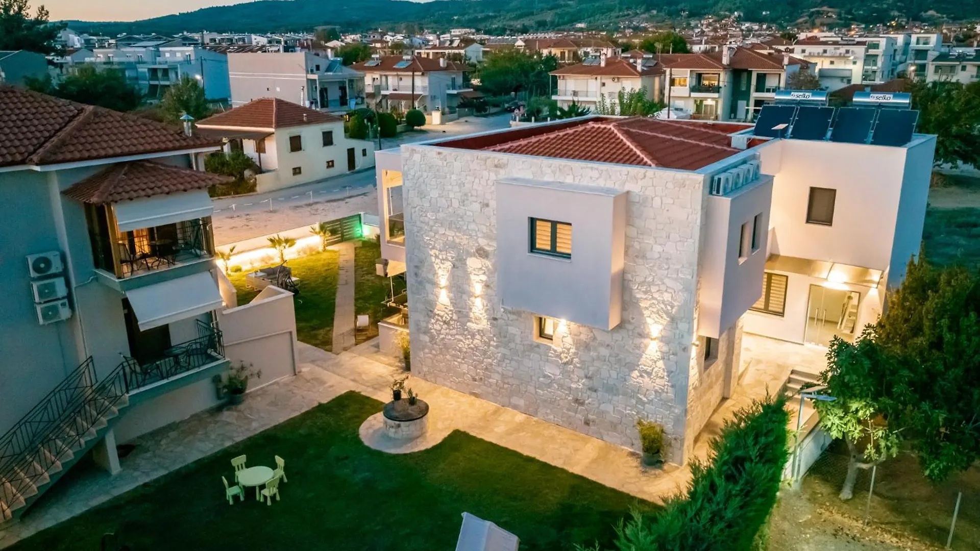 Antony'S Luxury Apartments Nikiti
