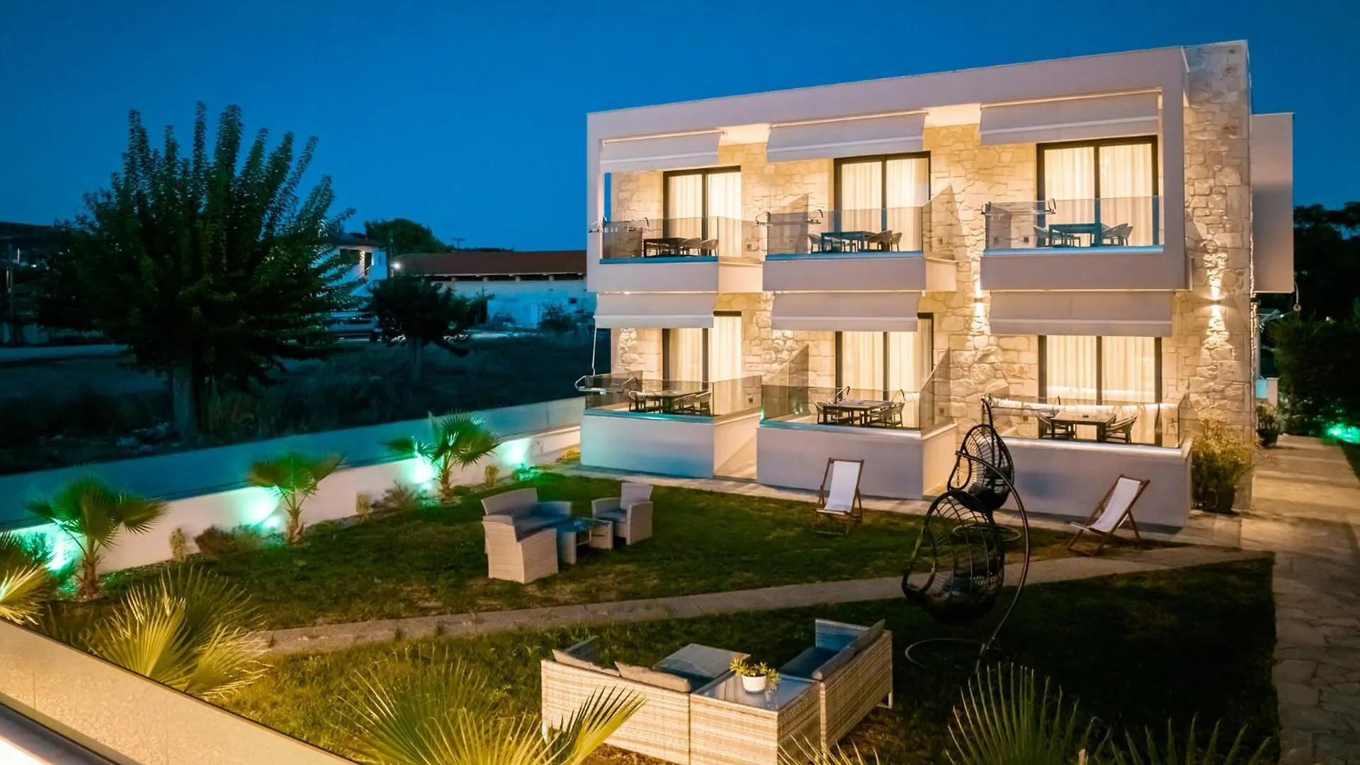 Antony'S Luxury Apartments Nikiti