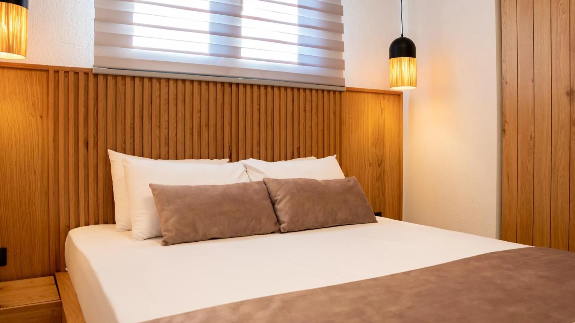 Antony'S Luxury Apartments Nikiti