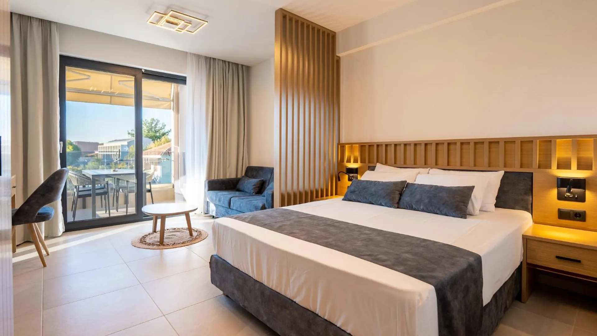 Antony'S Luxury Apartments Nikiti